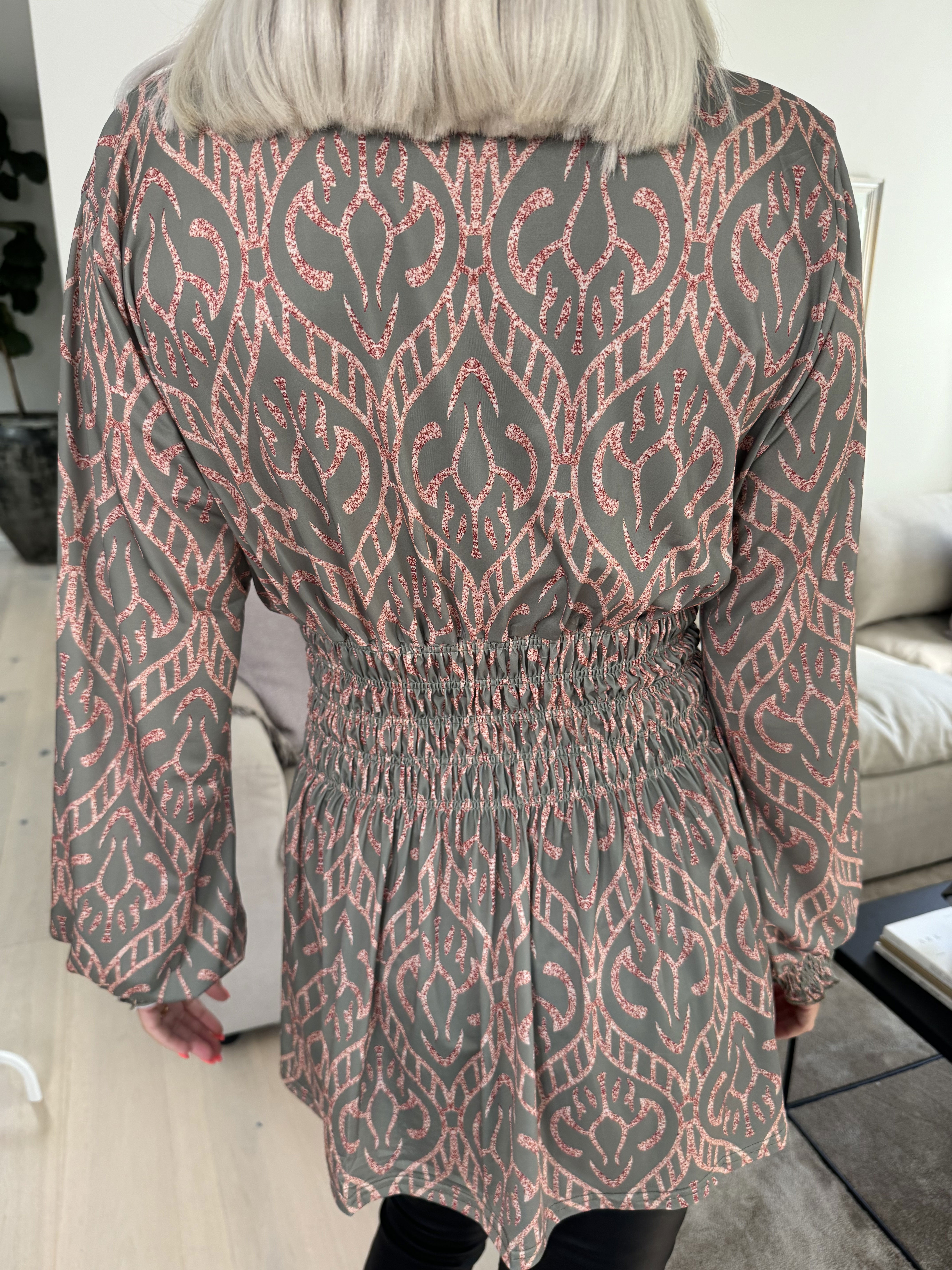 Pams Boho Shirt L/S - Elastisk bluse i krølfrit stof